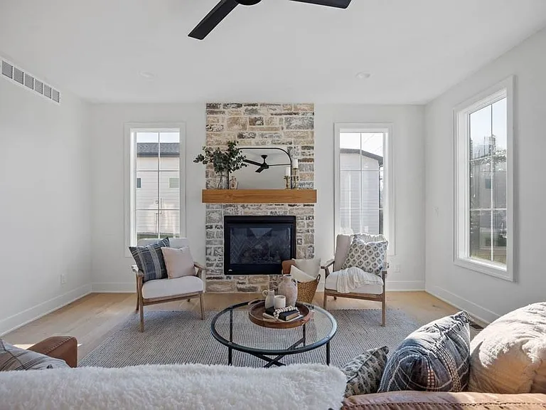 16898 Madison Cir — Photo 12