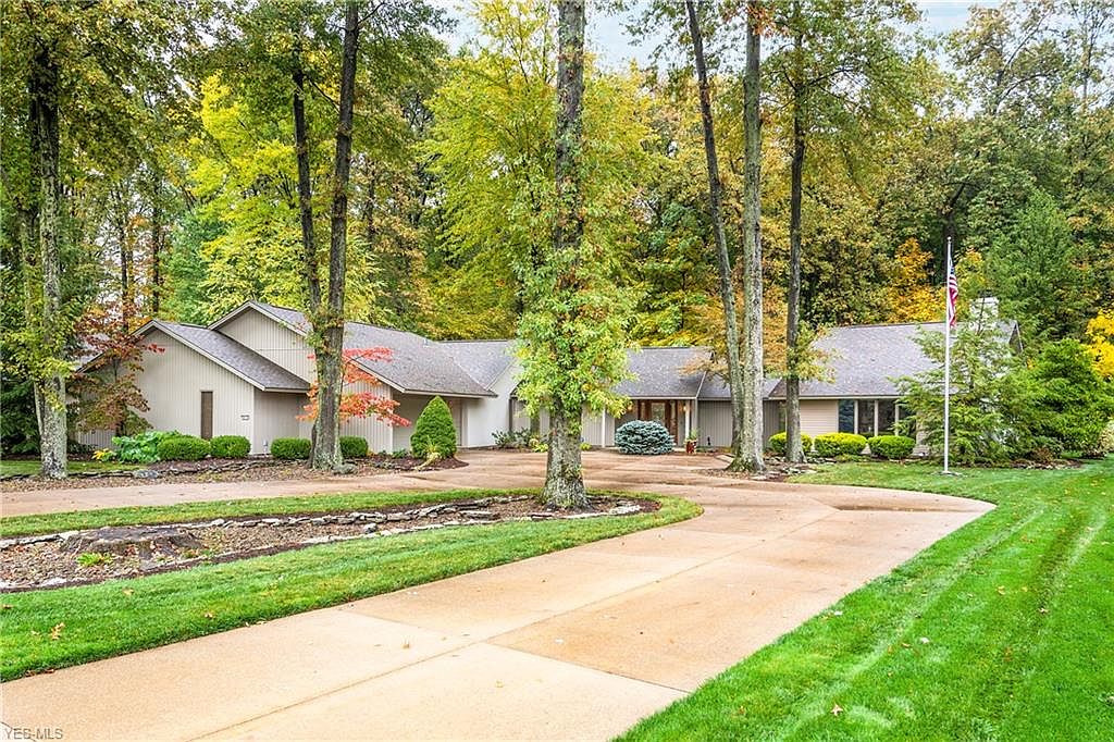 8933 Timber Edge Dr, North Ridgeville, OH 44039 Zillow