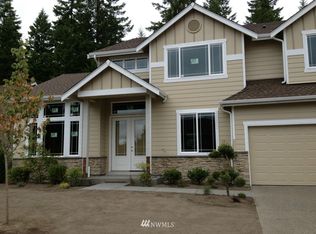 51 Saint Albans Ln, Allyn, WA 98524