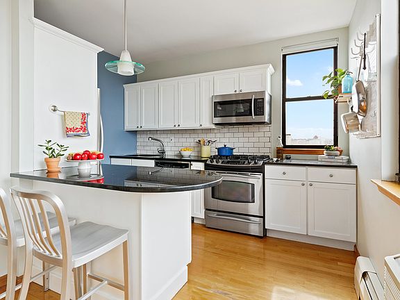 3rd image of 231 15th St APT 5A