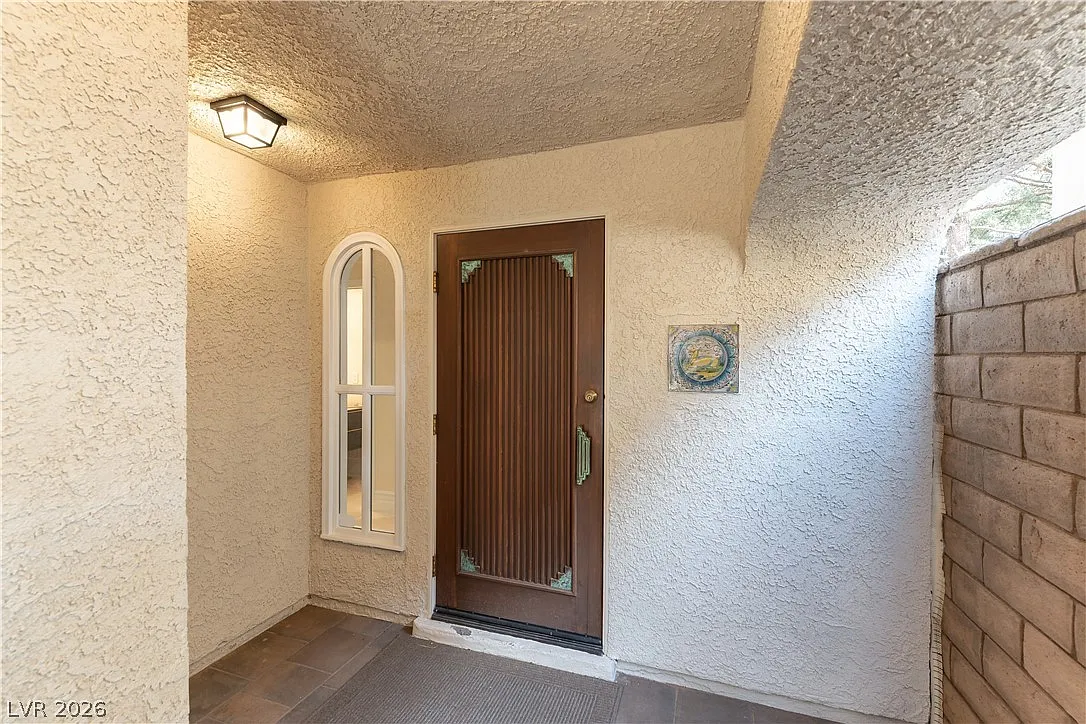 4 bed, 4.5 bath, 2820 sqft, $5,800 — Photo 3