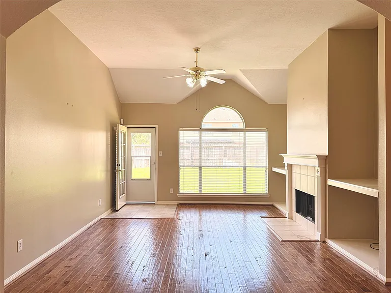 16518 Wheatmill Ct — Photo 13