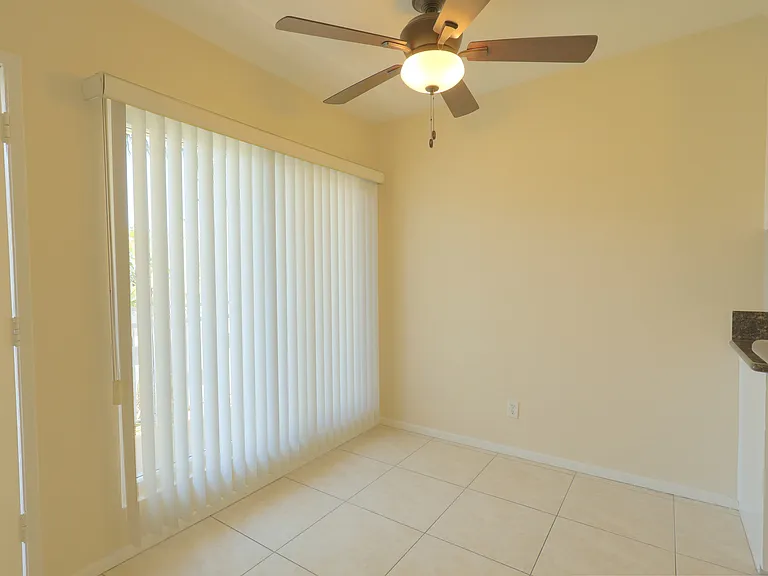 4808 Riverton Ave #7 — Photo 11