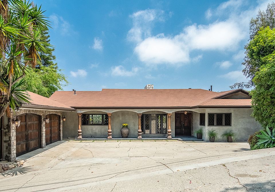 1st image of 3041 Waverly Dr