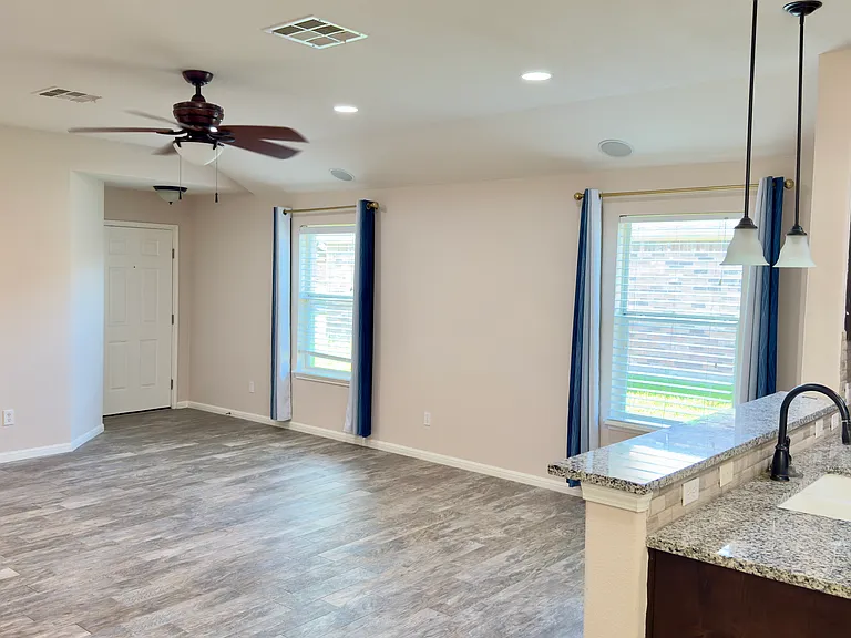 432 Blackman Trl — Photo 2
