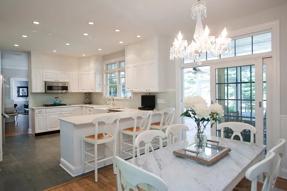 Southampton Village Classic Retreat — Photo 4