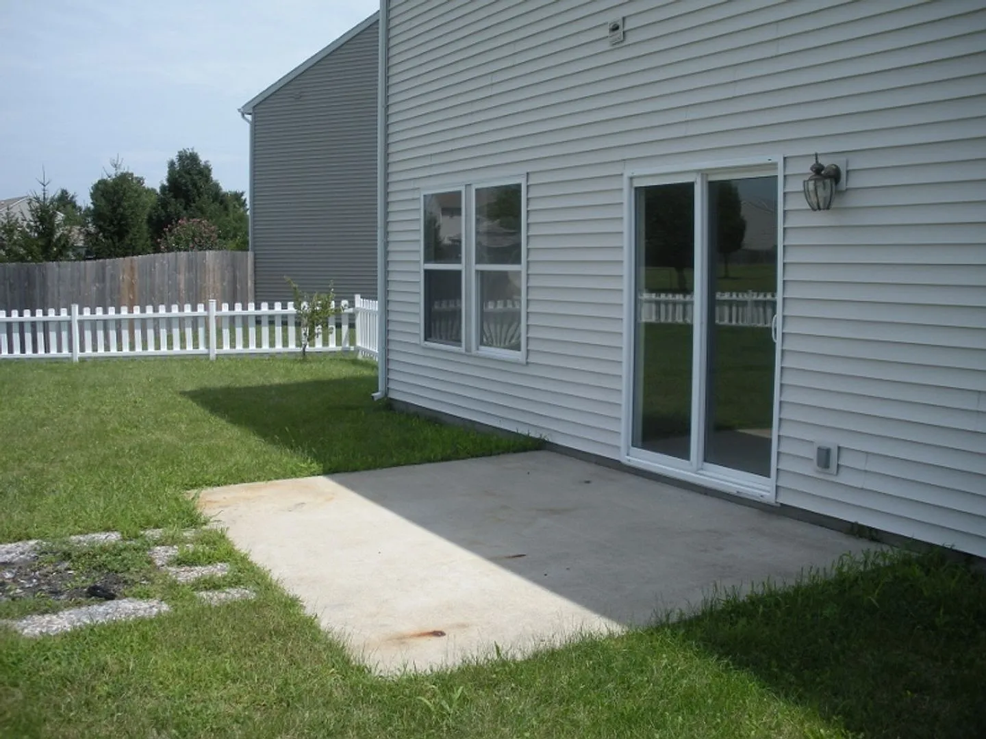 3 Bedroom Single Family Home in Arlington Commons — Photo 3