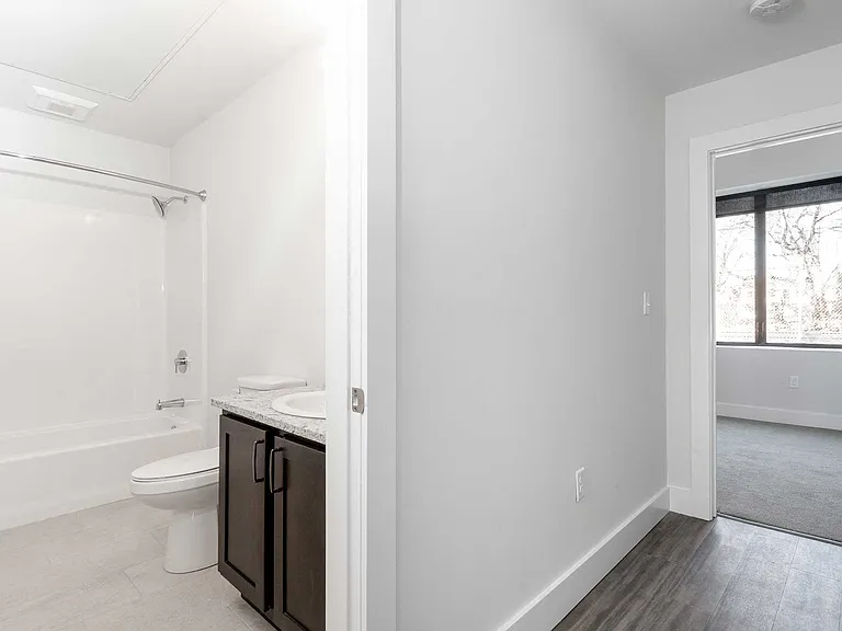 150 Oakland St — Photo 24