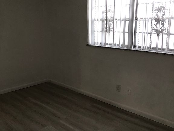 4th image of 20600 NW 7th Ave APT 102