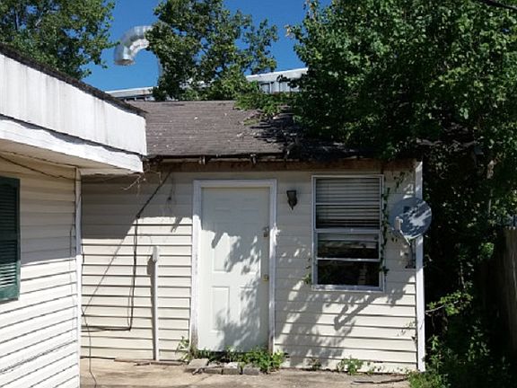 3rd image of 2105 Dr Reuben P Morris Dr