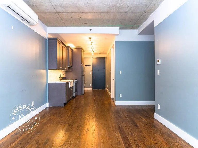 187 Kent Ave #810 — Photo 2