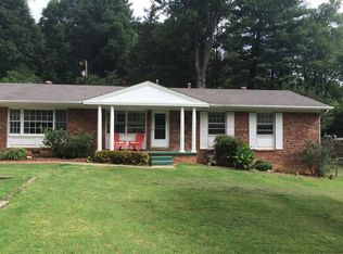 5 W Maple Dr, Asheville, NC 28805