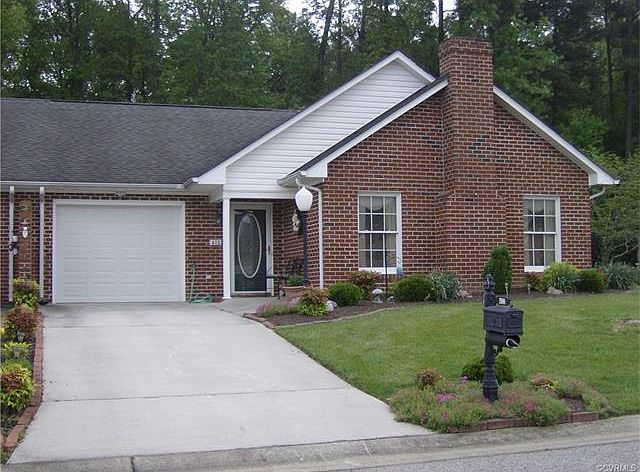 1st image of 413 Cobblestone Dr
