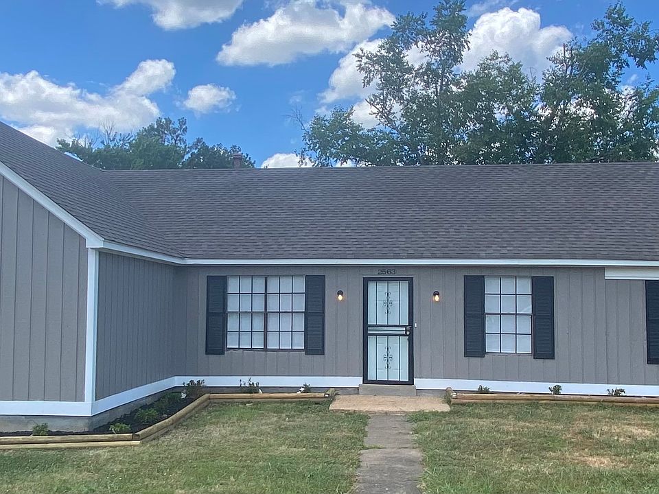 1st image of 2563 Chiswood St