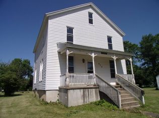 275 S Carr St, White Hall, IL 62092