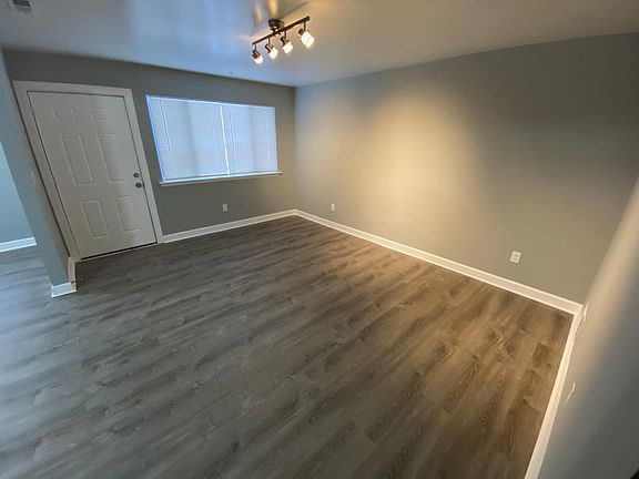 3rd image of 15824 Dacosta St