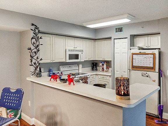 5th image of 1150 Wildwood Lakes Blvd APT 204