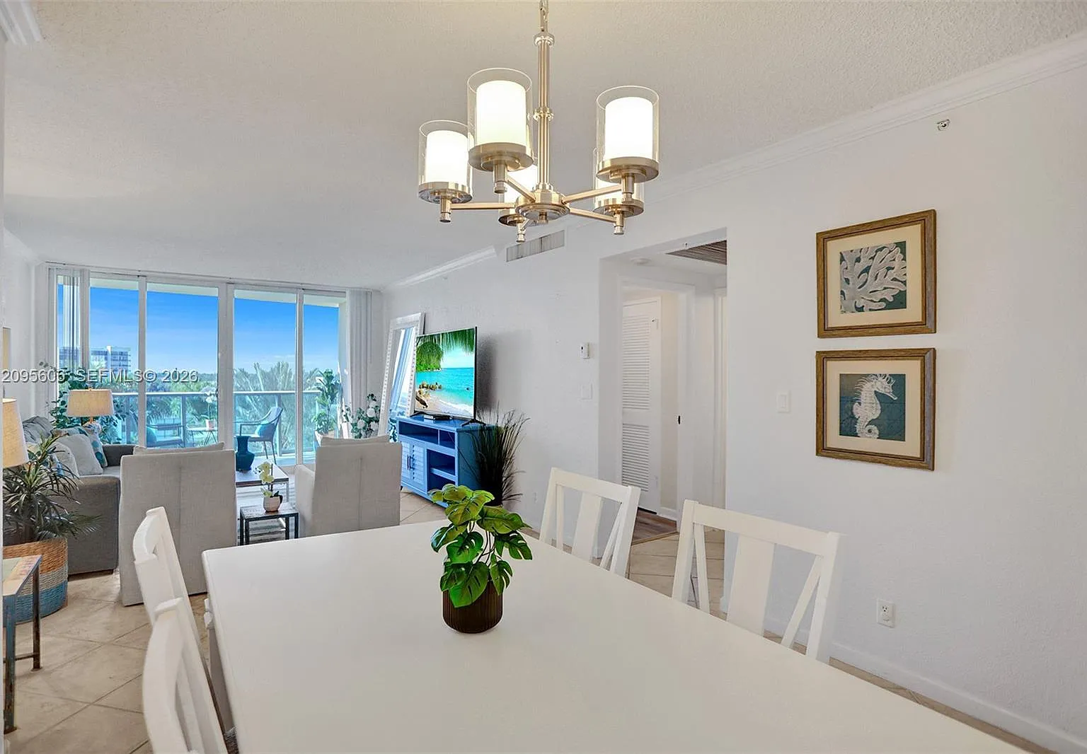 Wave Condo — Photo 4