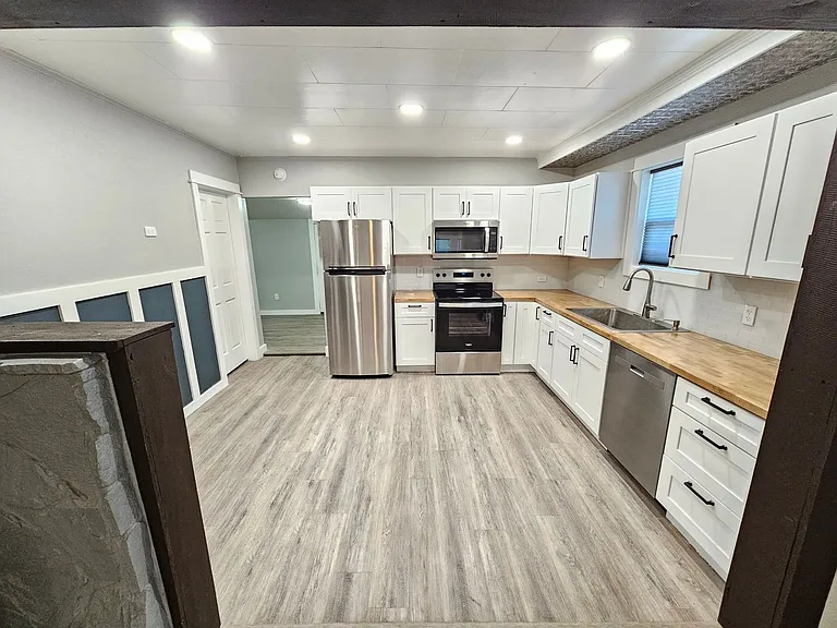 971 Walnut St — Photo 5
