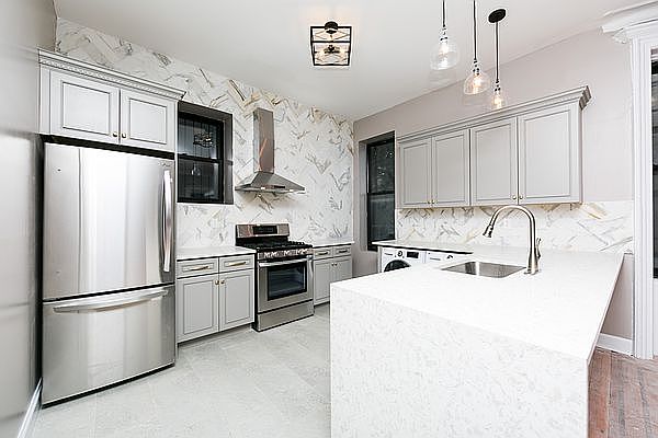 1st image of 305 6th Ave #2