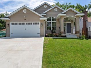 1148 Hilltop Dr, Saint Louis, MO 63132