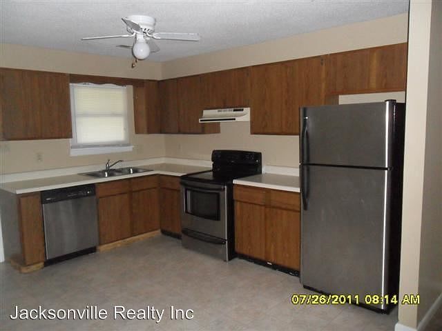 2nd image of 222 Yaupon Dr