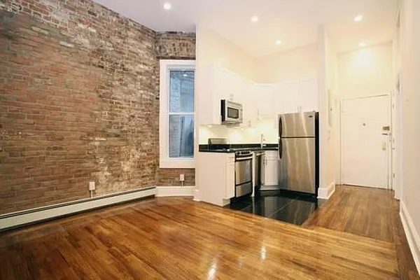 Rented by Compass | media 62