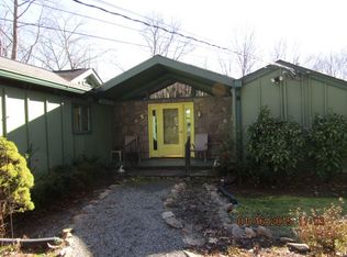 114 Wilcox Dr, Waynesville, NC 28785