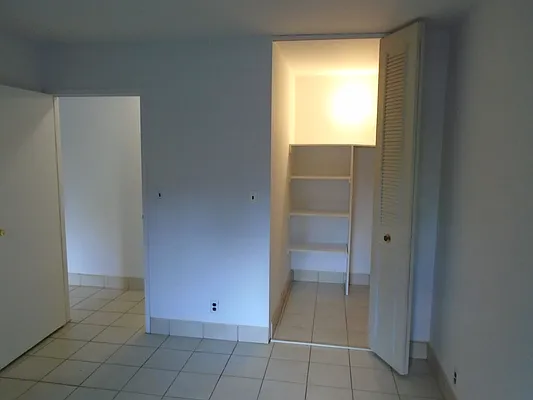 Rented by 18 REALTY | media 12