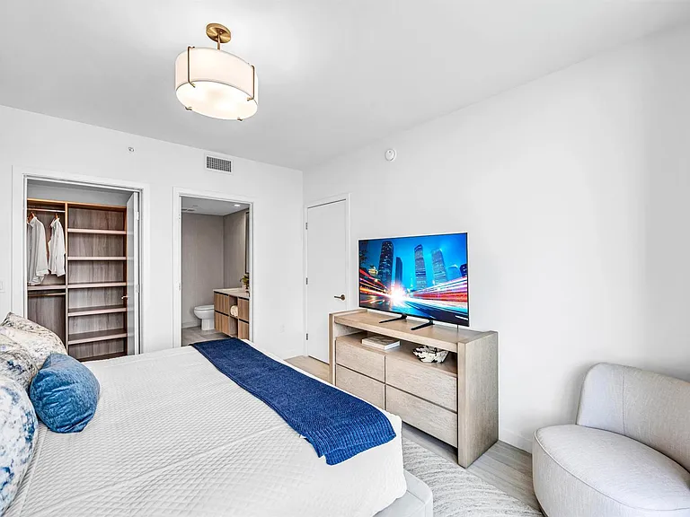 77 SE 5th St #2210 — Photo 16