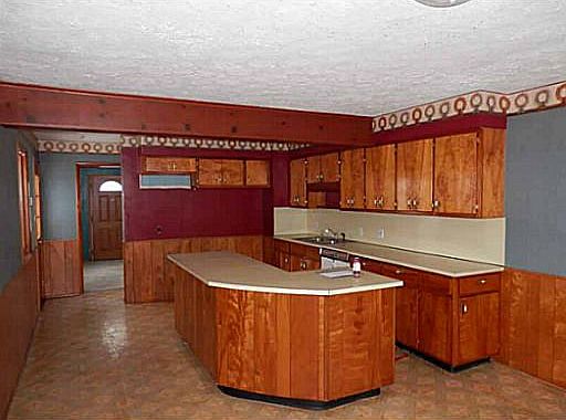 4th image of 567 Maplewood Dr