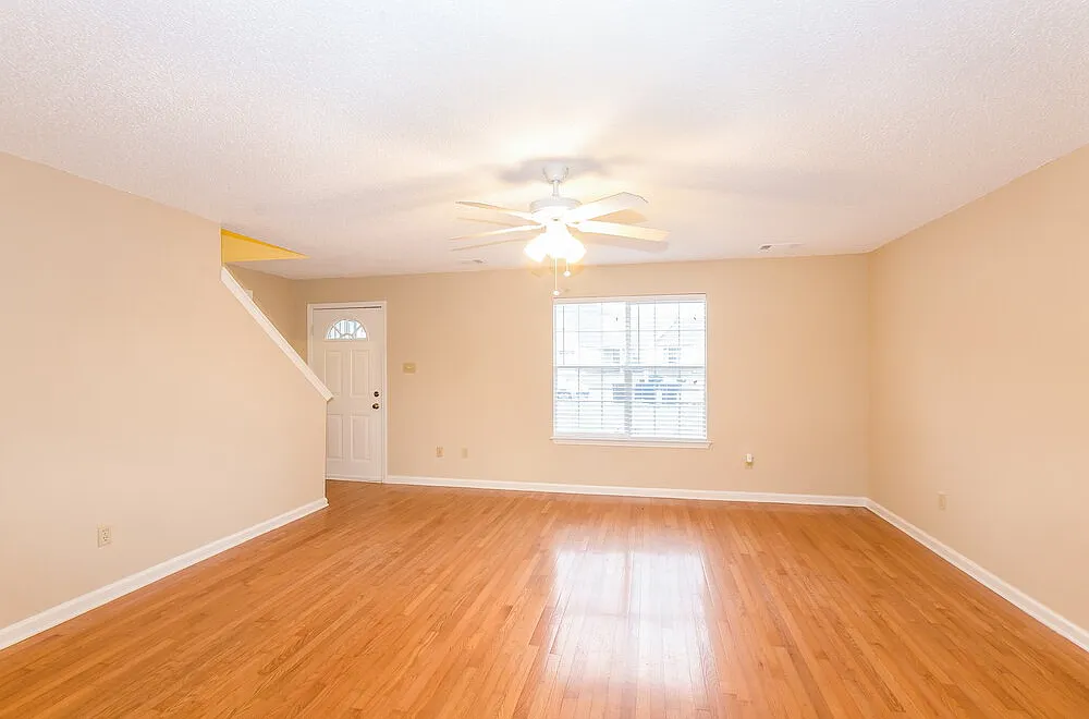 4 bed, 2.0 bath, 1784 sqft, $1,910 — Photo 3