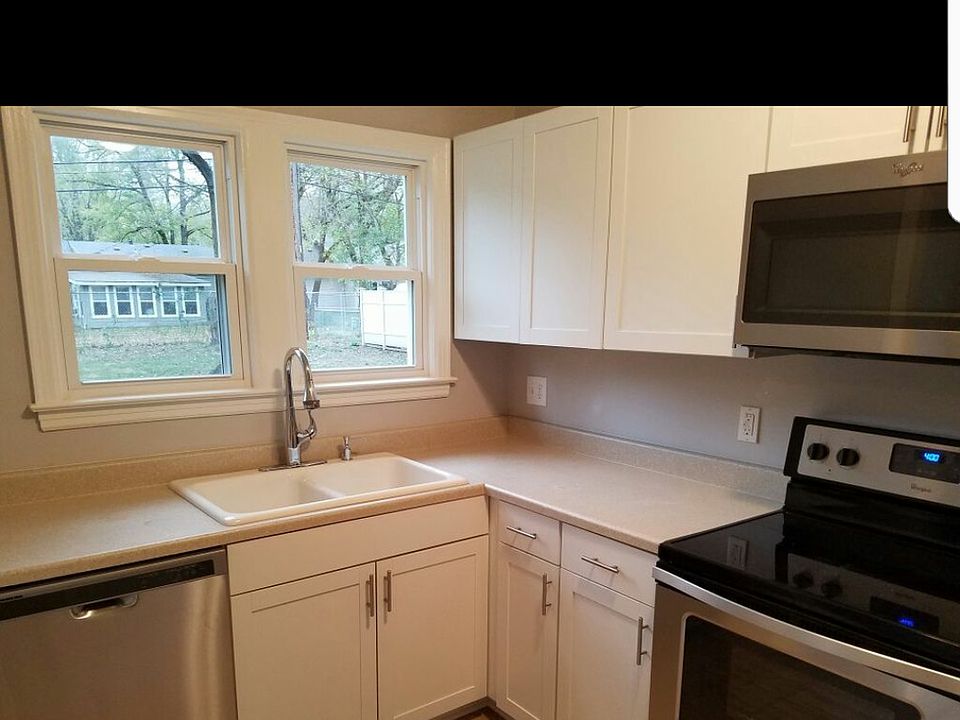 2nd image of 7619 Lowell Ave
