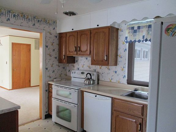 2nd image of 26 Lincoln Ct