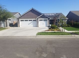 2326 W Mallard Way, Hanford, CA 93230