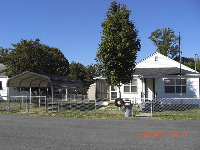 2 Irving Pl photo 1
