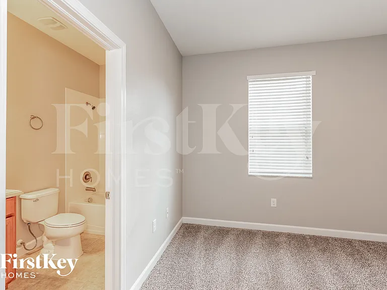 20241 Merry Oak Ave — Photo 9