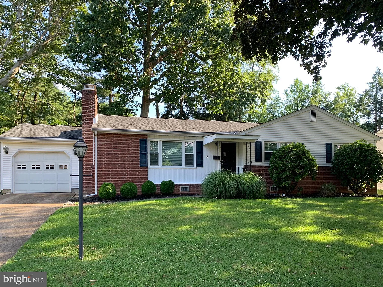 8 E Darrah Ln photo 1