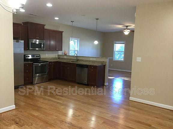 5th image of 748 Chadwick Shores Dr