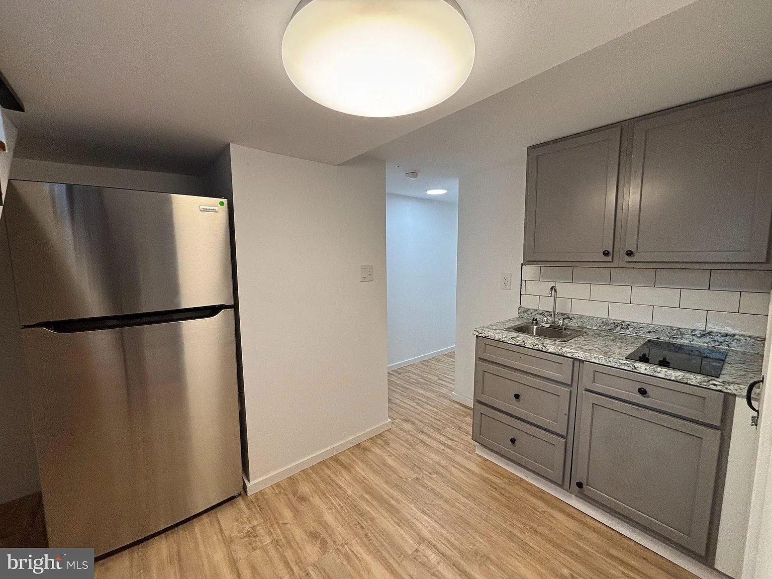 2 bed, 1.0 bath, 1008 sqft, $1,100 — Photo 2