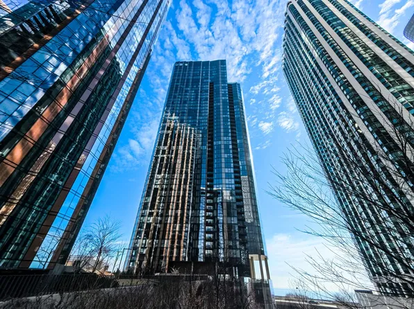 211 N Harbor Dr #1307, Chicago, IL 60601