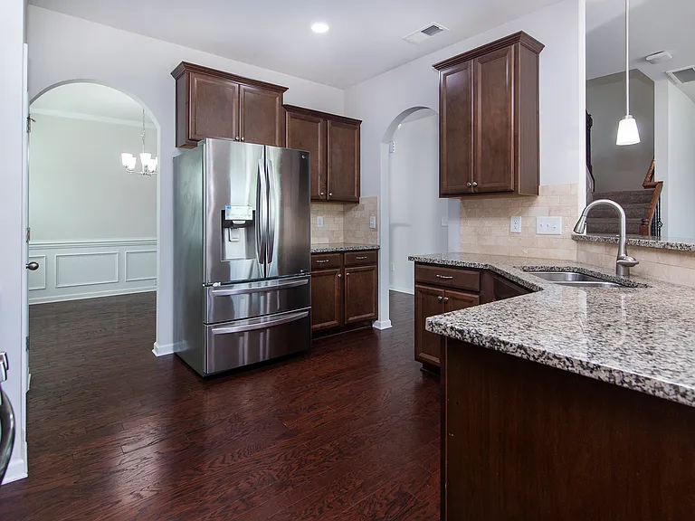 913 Ashton Oak Ct — Photo 17