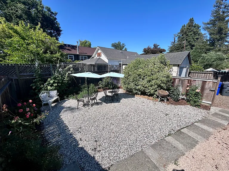 1510 Pine St — Photo 8