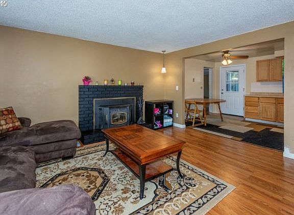 5th image of 4300 NE 40th St
