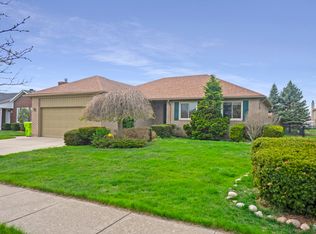 47467 Star Valley Dr, Macomb, MI 48044