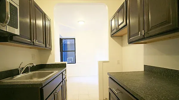 910 Sheridan Ave #A — Photo 9
