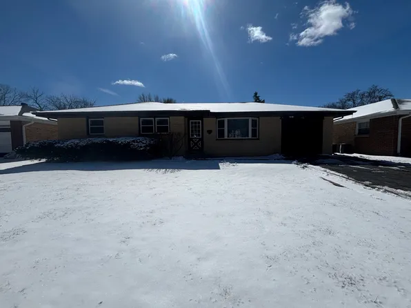 346 Mitchell Dr, Grayslake, IL 60030