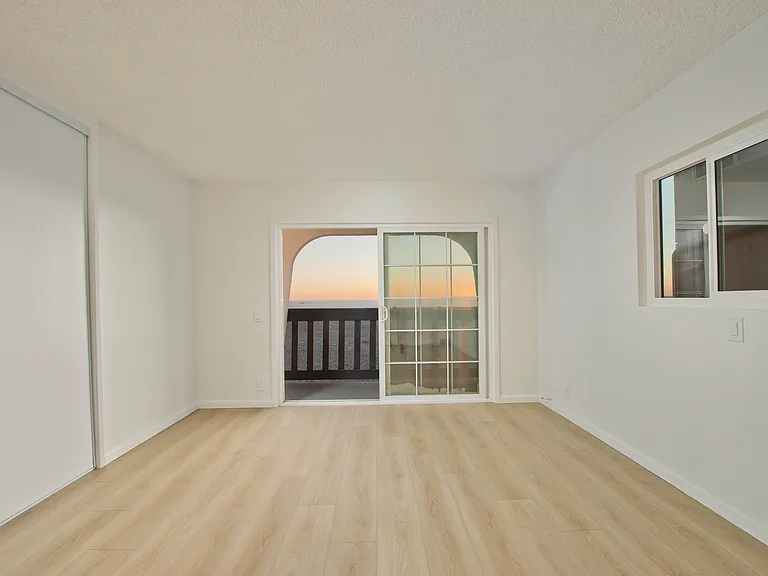 3407 Ocean Front Walk #B — Photo 12
