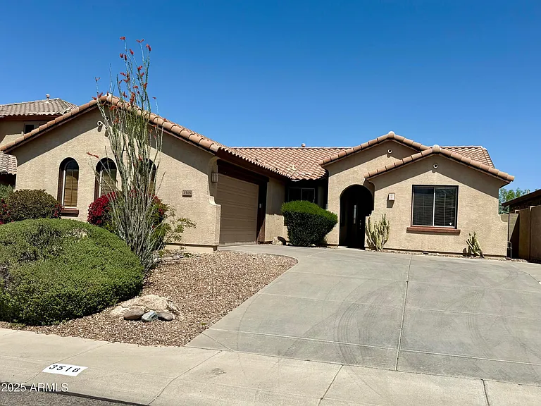 3518 W Plymouth Dr — Photo 2