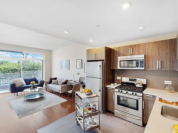 2nd image of 1215 Broadway APT 323